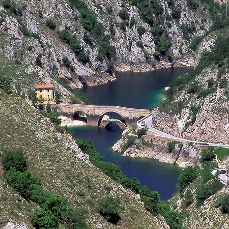 Alojamento de Acomodação e Pequeno-almoço Al Ponte Scanno
